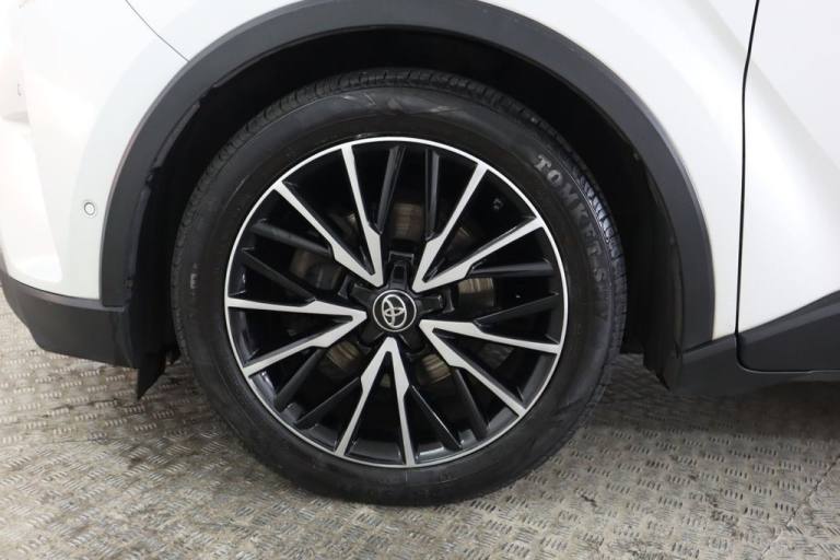 2017 Toyota C-HR 1.8 VVT-h Excel SUV 5dr Petrol Hybrid CVT Euro 6 (s/s) (122 ps) HATCHBACK PETROL...