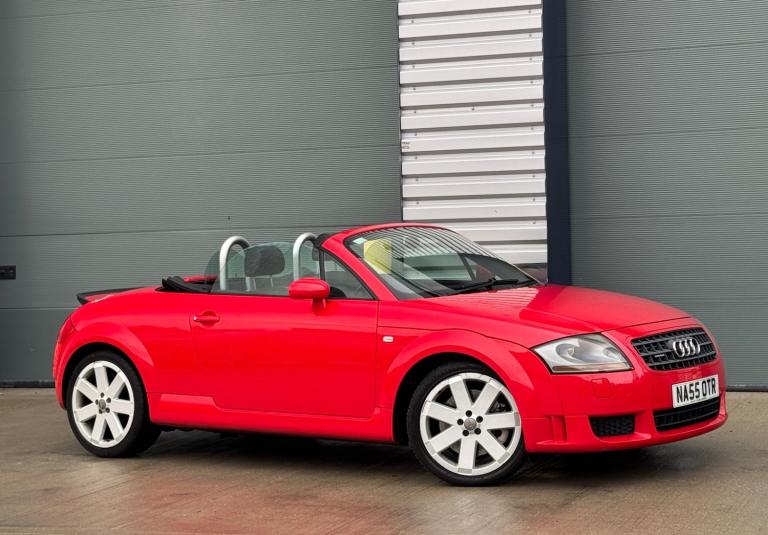 AUDI TT 3.2 V6 QUATTRO PETROL MANUAL CONVERTIBLE 2005 [55] RED