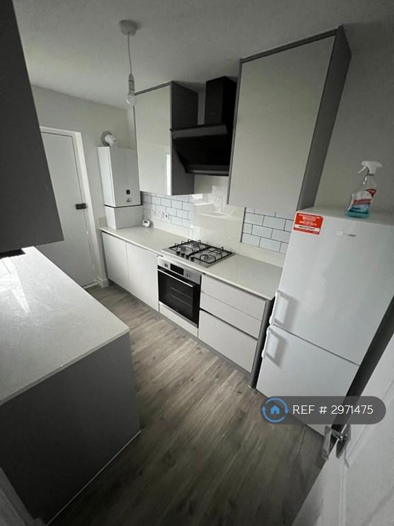 2 bedroom flat in Kenton Lane, Harrow, HA3 (2 bed) (#2971475)