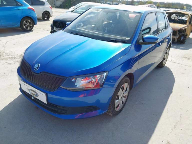 Breaking Skoda Fabia MK3 2015 5DR 1.0 Petrol CHYA 5 Speed QAC Blue