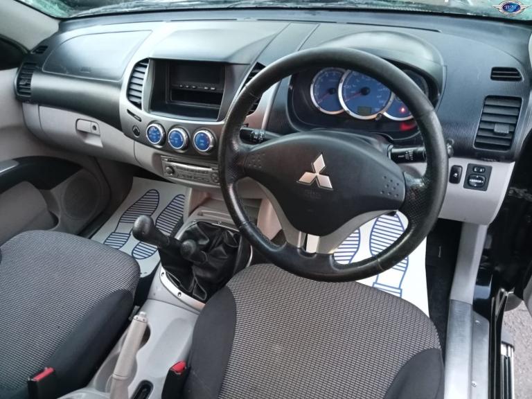 MITSUBISHI L200 2.5 DI-D Warrior Black Manual Diesel 2006