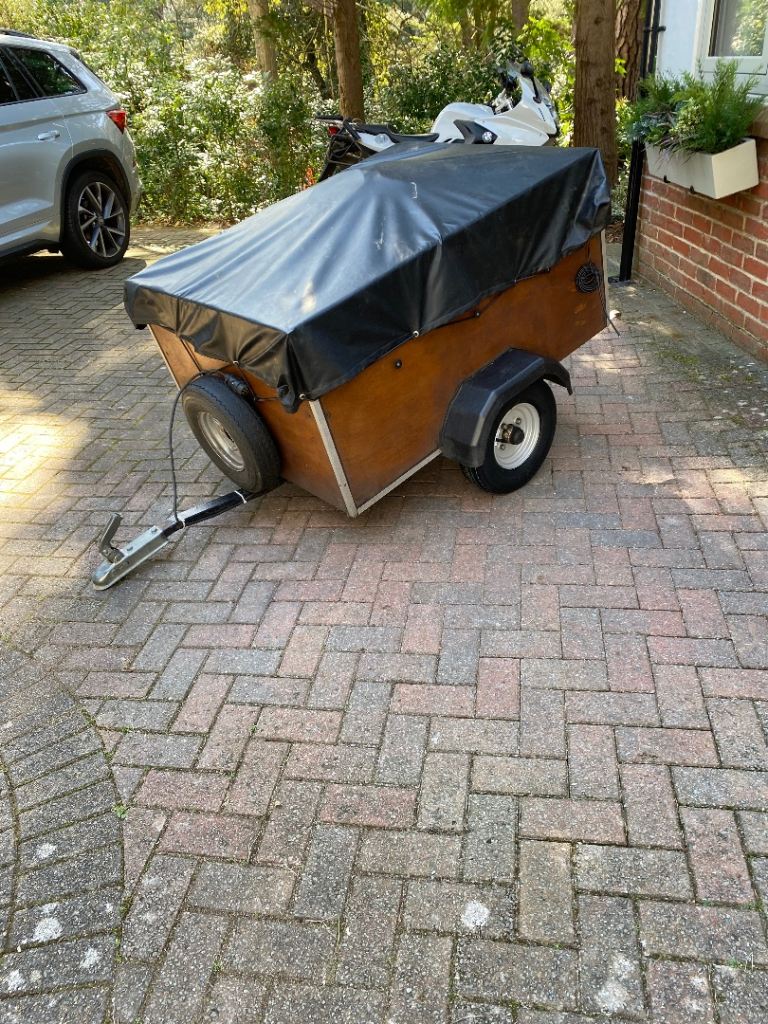 Small trailer - Completely new road tyres and wheels 