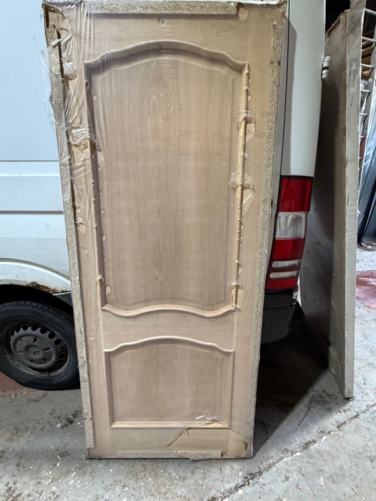 Louis Full Panel Oak