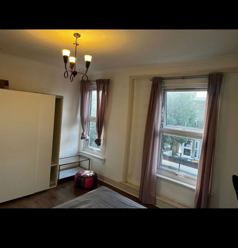 A very Large Double Bedroom to Rent in Stratford, E15.
