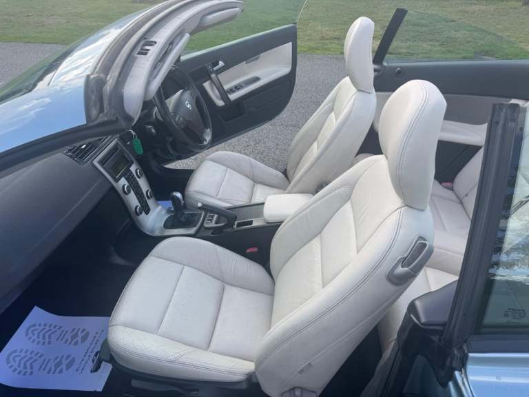 VOLVO C70 2.0 D3 SE Lux 2010