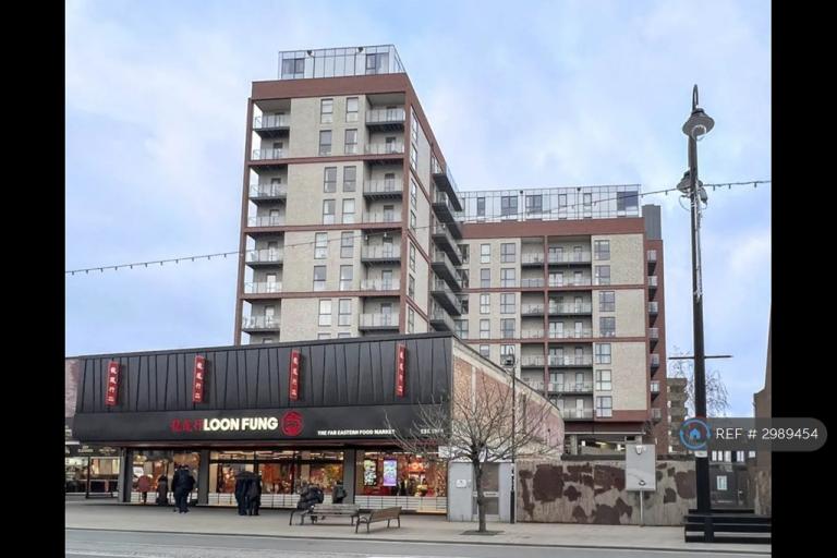 3 bedroom flat in New Malden House, New Malden, KT3 (3 bed) (#2989454)