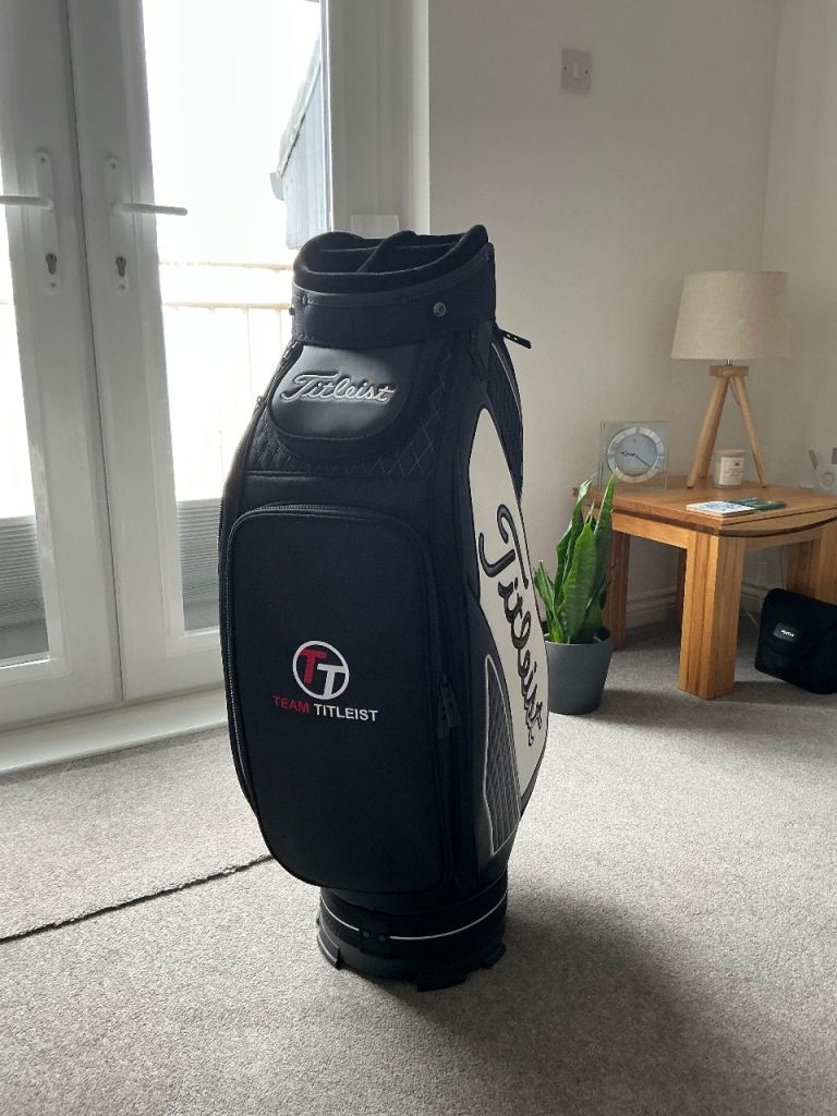 Titleist Tour Midsize Golf Bag New Never Used (Very Rare and Special)