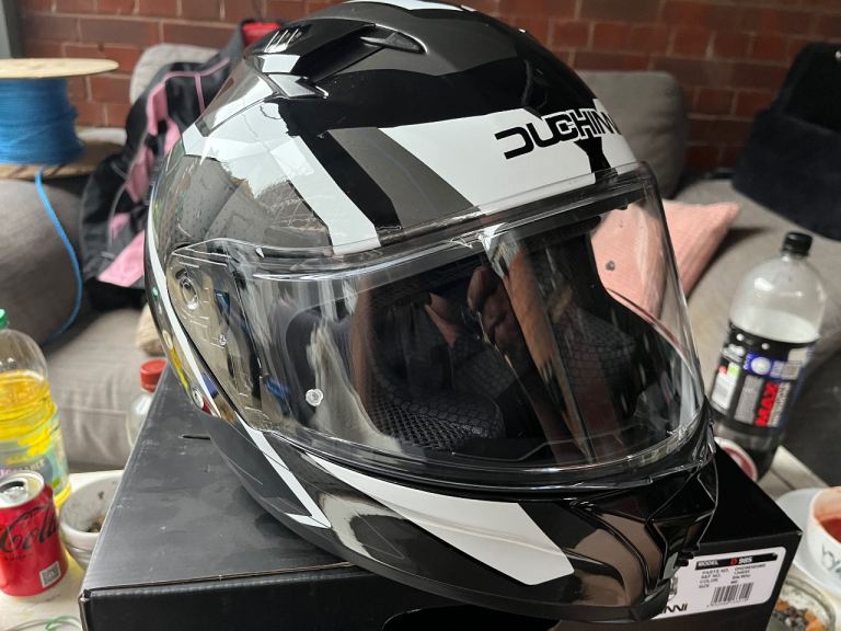 🏍️ Brand New Duchinni D985 Helmet — Size Medium