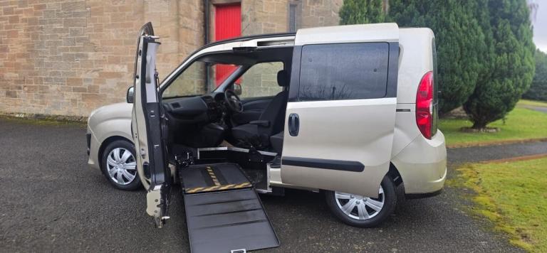 2011 Fiat Doblo 1.4 16V Dynamic = Wheelchair Accessible Vehicle / Wav / Upfront MPV Petrol Manual