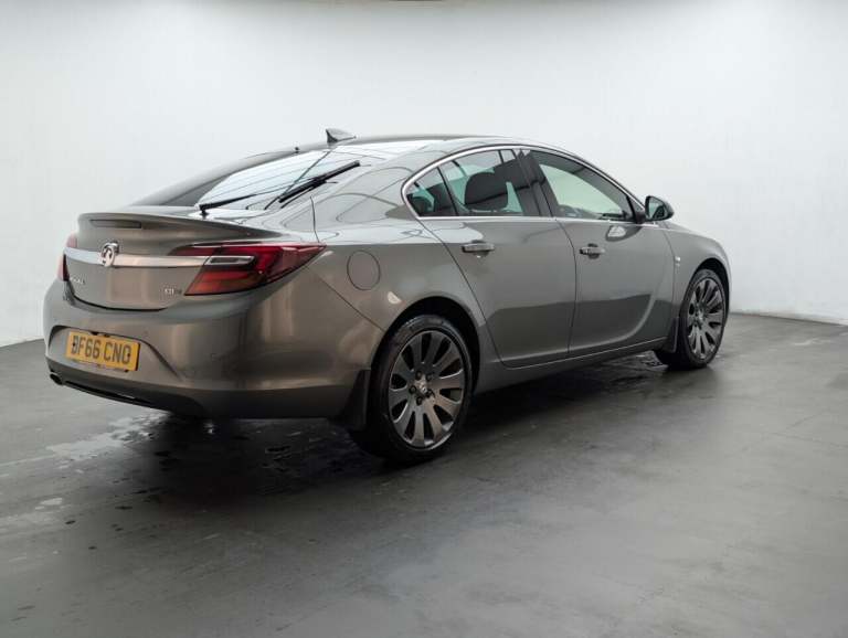 2016 Vauxhall Insignia 2.0 CDTi Elite Nav Hatchback 5dr Diesel Auto Euro 6 (170 ps) - PARKING SEN...
