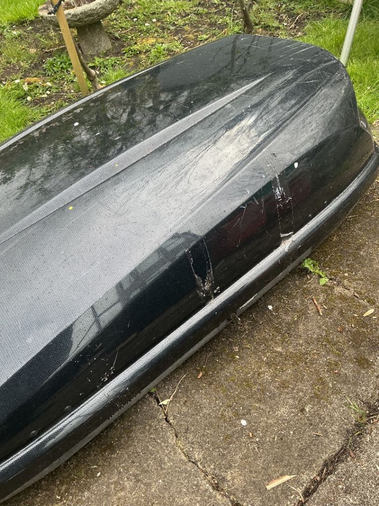 Roof box