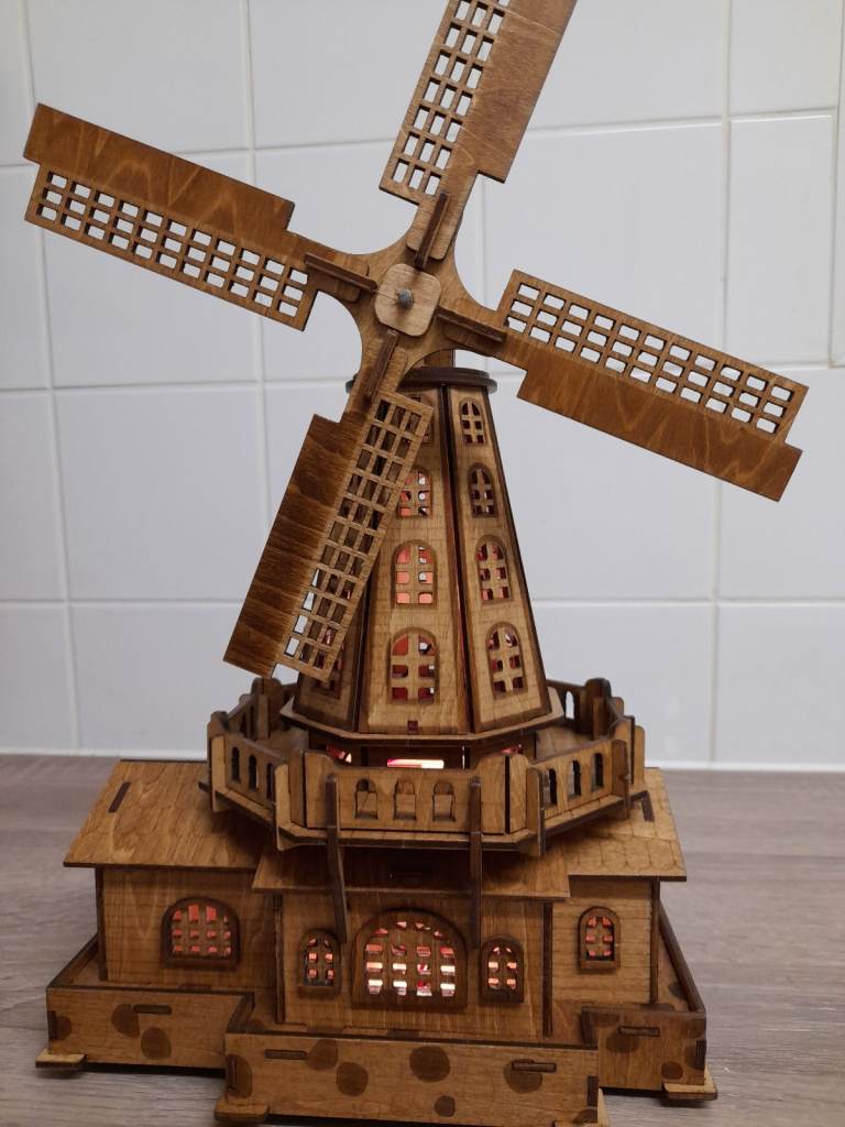 Model working windmill 
