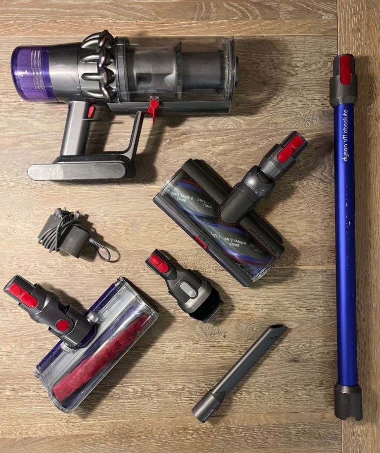 Dyson V11 