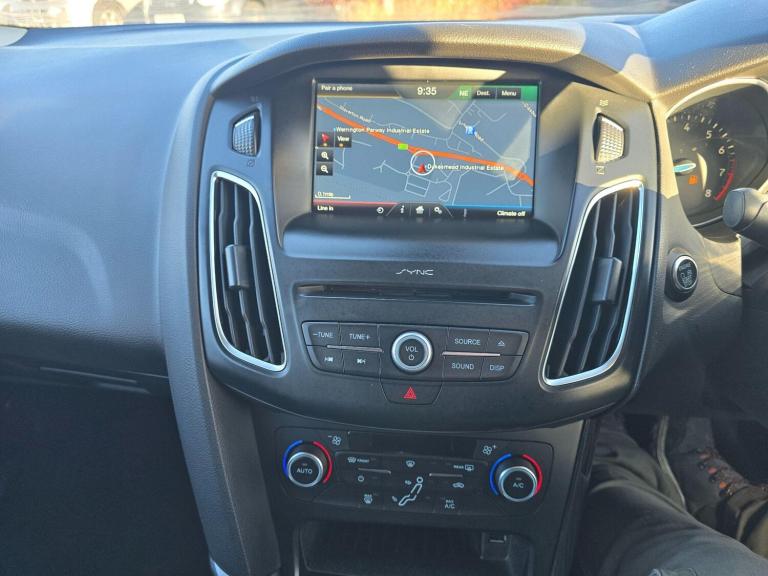 2016 Ford Focus 1.0 EcoBoost 125 Titanium 5dr HATCHBACK PETROL Manual