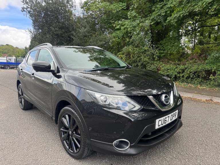 2017 Nissan Qashqai 1.2 DiG-T Tekna 5dr * FULL PAN ROOF NEW MOT TWO KEYS * HATCHBACK Petrol Manual