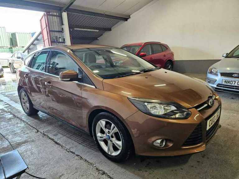 Ford Focus ZETEC ulez compliant hpi clear low gold brown
