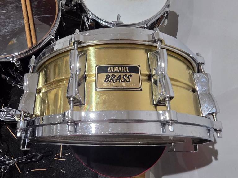 Yamaha SD4105 14x5.5 Seamless Brass Snare Drum