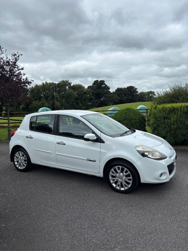 2009 Renault Clio 1.2 FULL YEARS MOT LOW MILES LOVELY CAR 