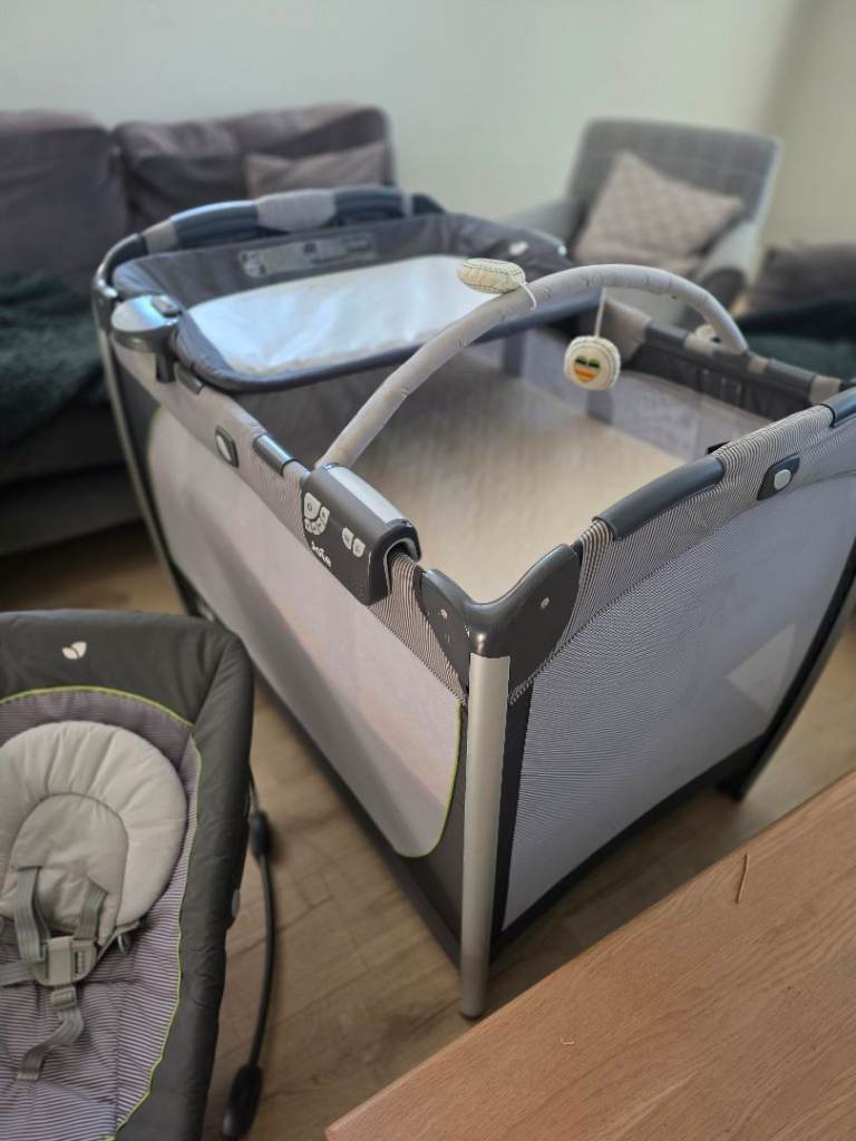 Joie Travel Cot with Bassinet and Changer – As Good As New