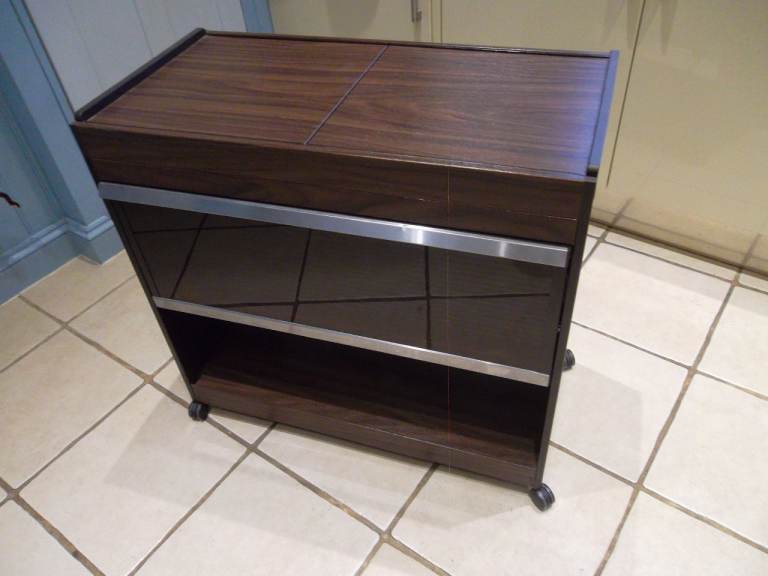 Philips Heated Trolley with 4 glass dishes with lids HL6100