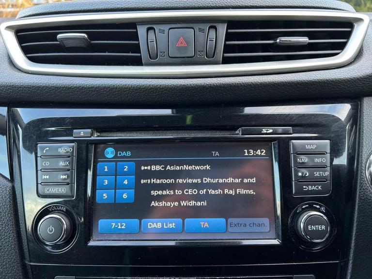 2015 Nissan Qashqai 1.6 DiG-T Tekna [Non-Panoramic] 5dr HATCHBACK PETROL Manual