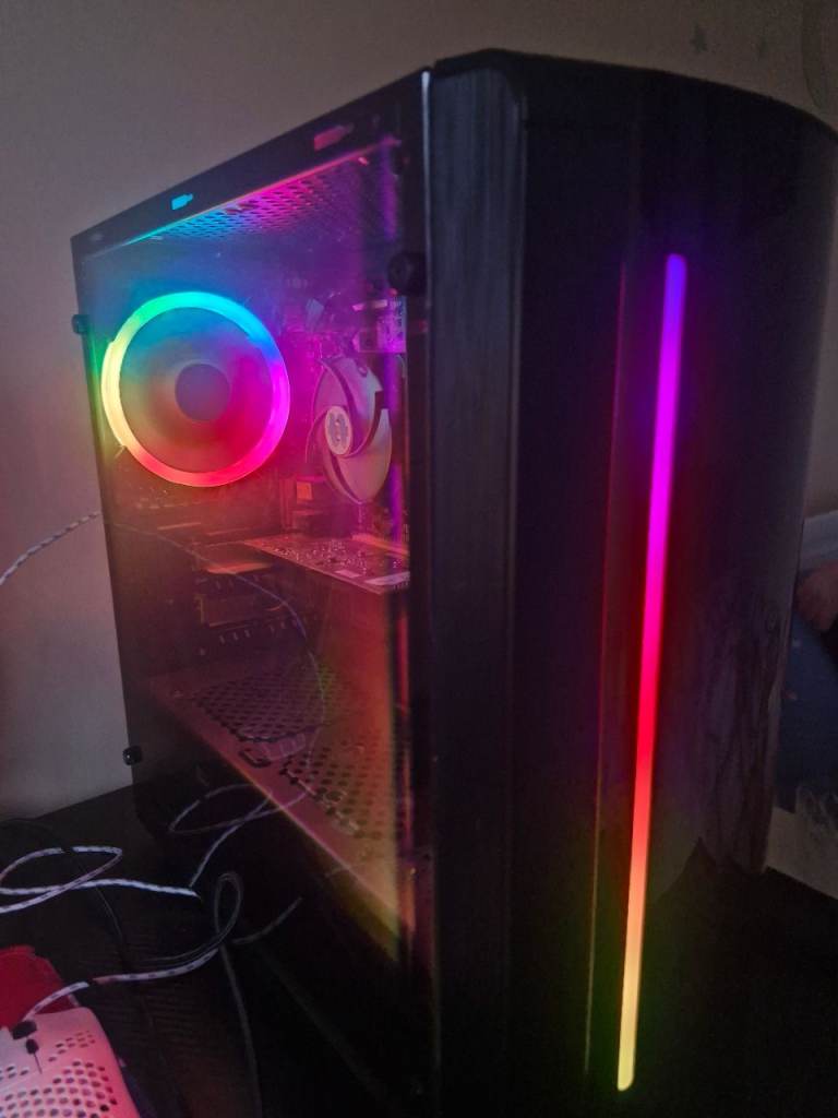 Gaming pc with screen (perfect for beginners)