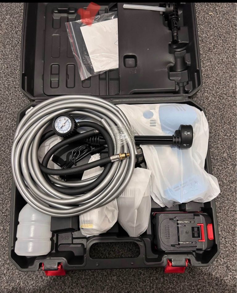 Rechargeable Car Cleaning High Pressure Washing Gun Air Blower Vaccum Cleaner Tire Inflator 4 in 1