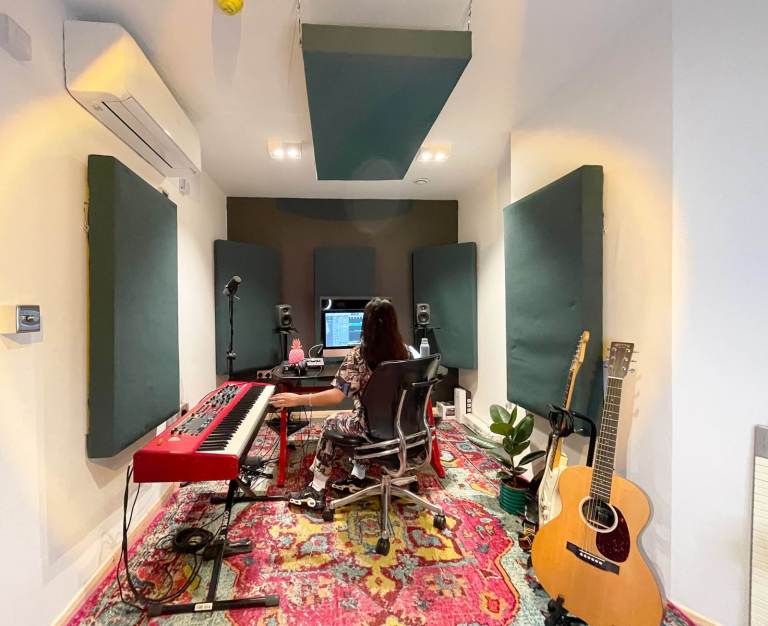 Music Studio | SoundProofed Room | Podcast Studio to Rent In Hackney East London E9