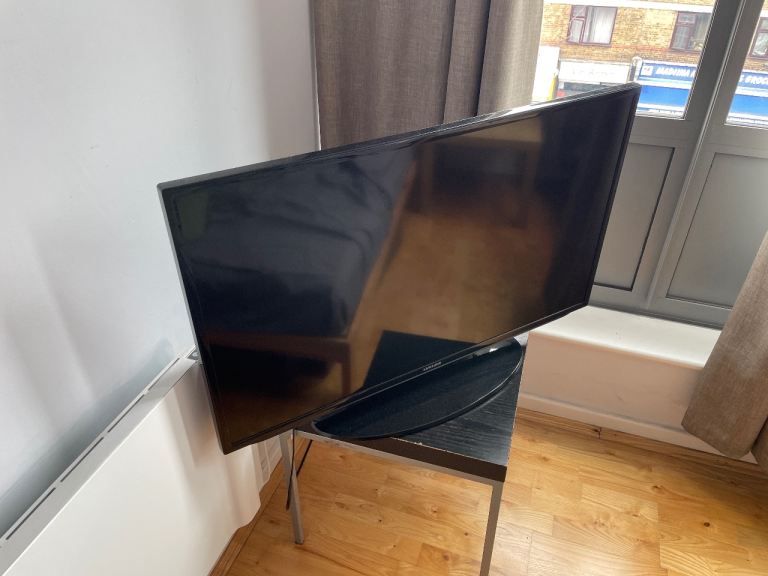 Samsung Black Flat Screen TV – 42-inch, Good Condition