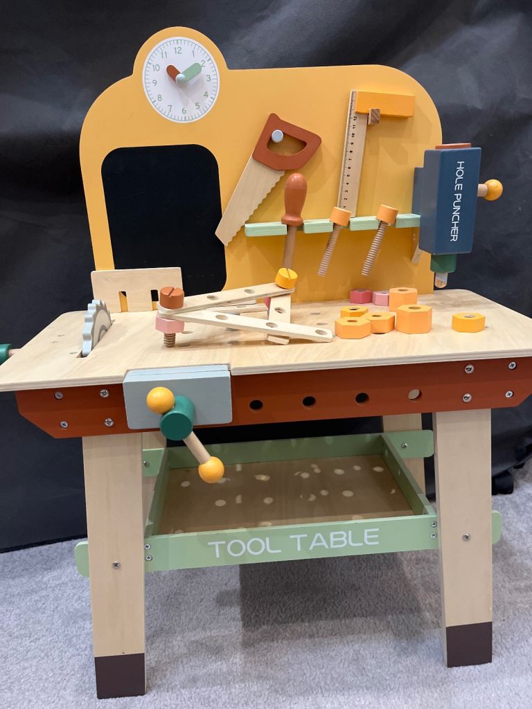 Children’s Wooden Wood Working Bench, Lightly Used-Great Xmas Gift