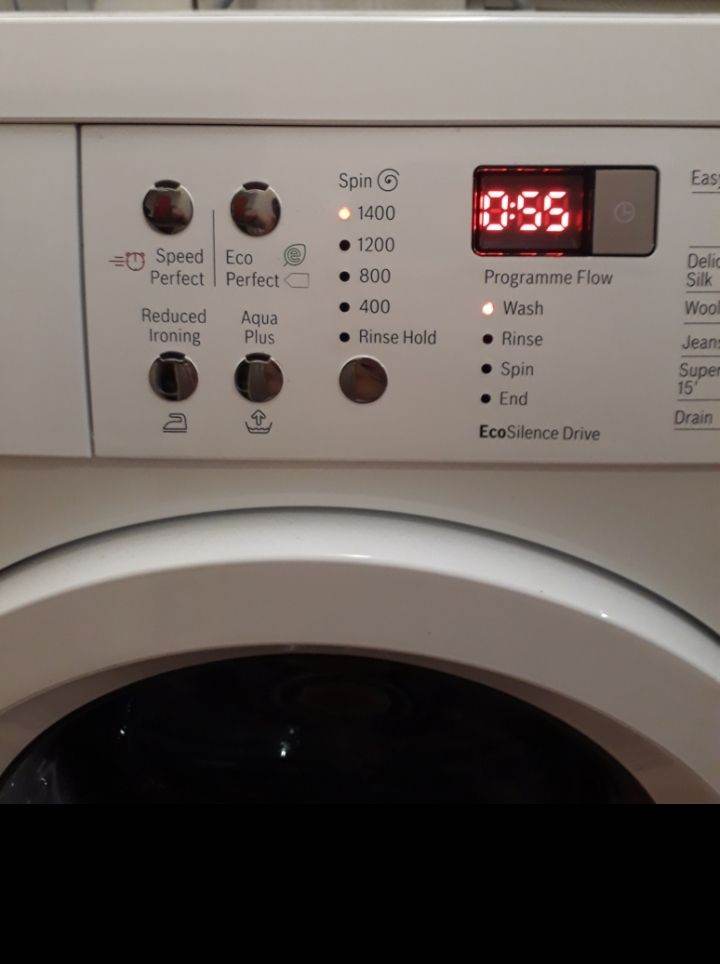 2x 9kg bosch washing machines ( only 1 left )