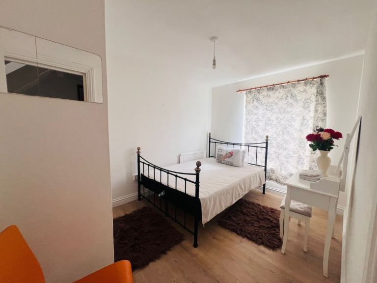 Double room including bills for single occupancy Postcode PO5 1ND