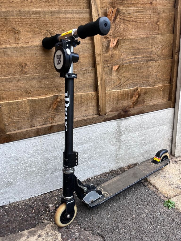 JD Bug Scooter – Black, Good Condition