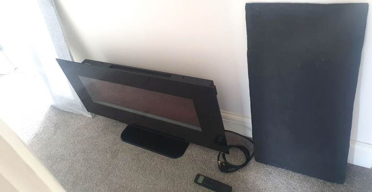 Modern Black Electric Fireplace with Remote – Good Condition