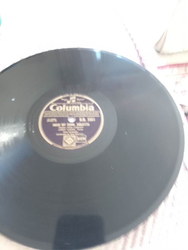 3 Foreign Records.Vinyls 33s. Collect Ryton.Offers Please