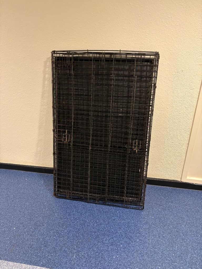Dog cage 