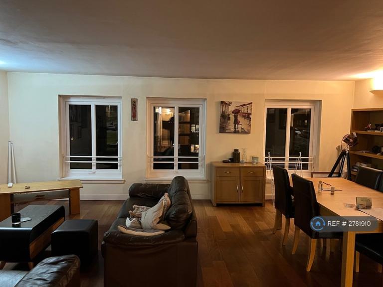 2 bedroom flat in Randolph Gate, Glasgow, G11 (2 bed) (#2781910)