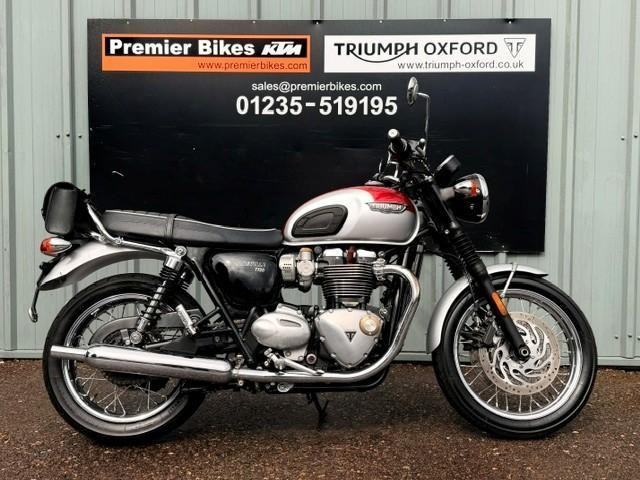 Stunning Low Mileage 2017/17 Triumph Bonneville T120 Motorcycle 