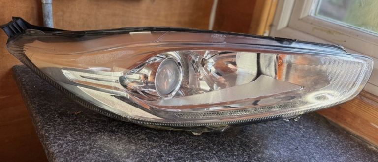 Ford Fiesta mk7.5 headlight o/s