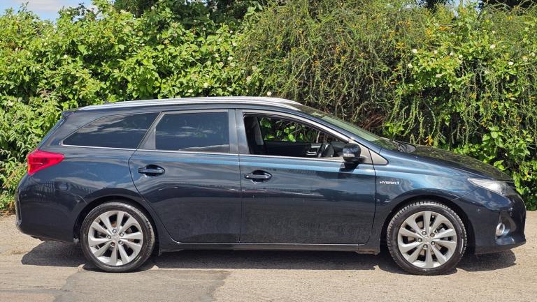 2015 Toyota Auris 1.8 VVTi Hybrid Excel 5dr CVT Auto [Nav] ESTATE Petrol/Electric Hybrid Automatic