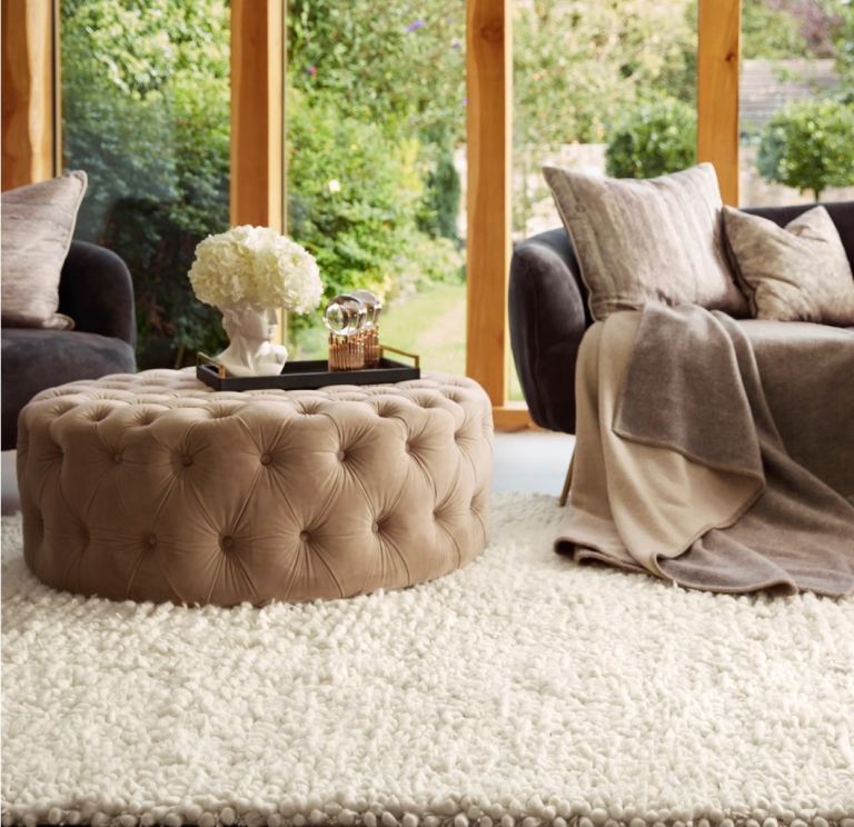 Very thick top quality Maine ivory rug .  Size 120 cm x 170 cm