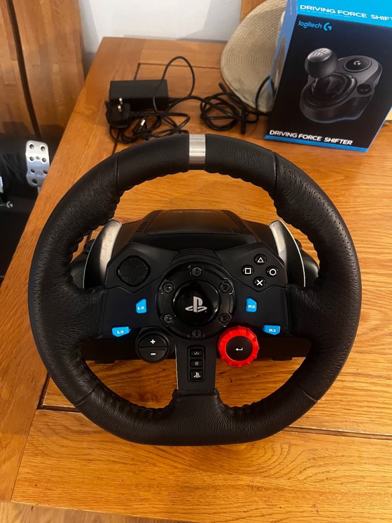 Logitech g29 steering wheel and pedals 