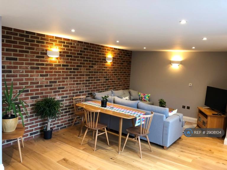 1 bedroom flat in The Refinery, Bristol, BS2 (1 bed) (#2908104)