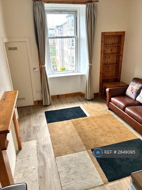 1 bedroom flat in Millar Place, Edinburgh, EH10 (1 bed) (#2849095)