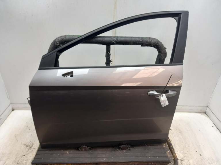 Seat Leon Left Front Door N/S 2012-2020 S7k 5 Door Estate