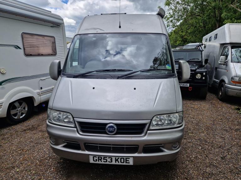 IH Savannah Tio Campervan 2004