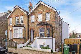 LANDLORDS IN CROYDON — GUARANTEED RENT WITH COMPANY LET (2 / 3 / 4 BED PROPERTIES WANTED)