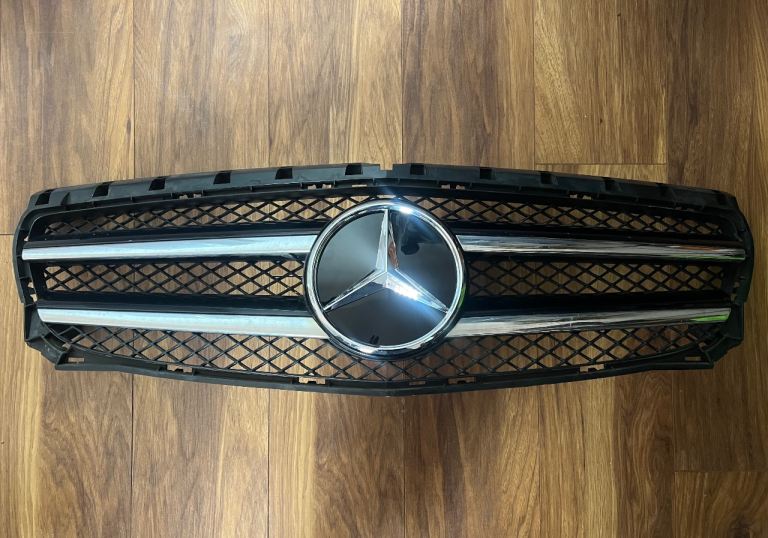 Genuine Mercedes Benz B Class 2011-2014 W246 Black Front Grille