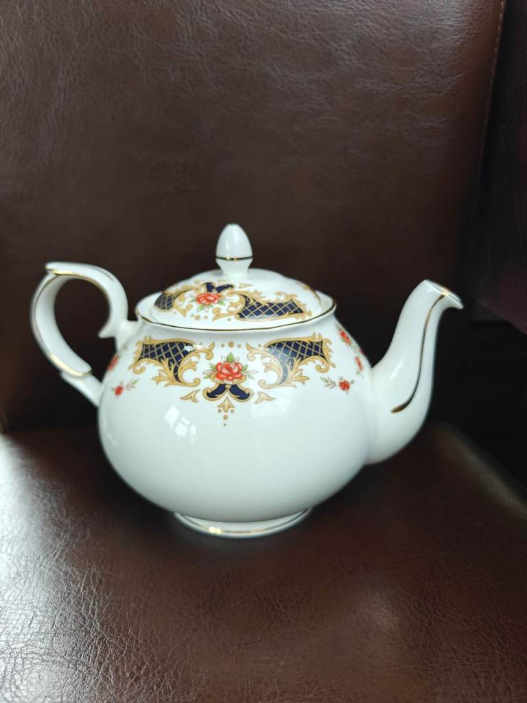 Duchess Bone China Teapot - Westminster 560 Pattern