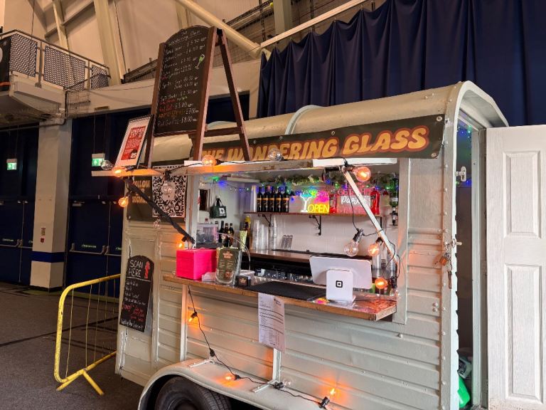 Mobile Horsebox Bar for Sale – Fully Equipped For Weddings, Festivals Etc
